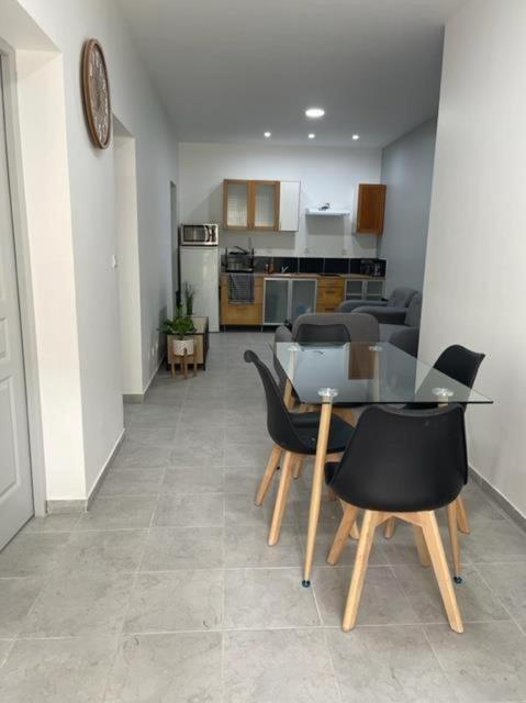 Rdc - Appartement F3 Villiers Le Bel 95 Proche De Paris Roissy Exterior photo